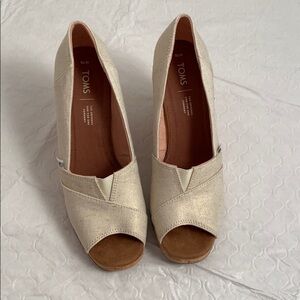 Toms classic wedge peep toe sandal 10